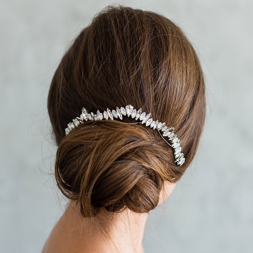 Bridal headpiece halo comb